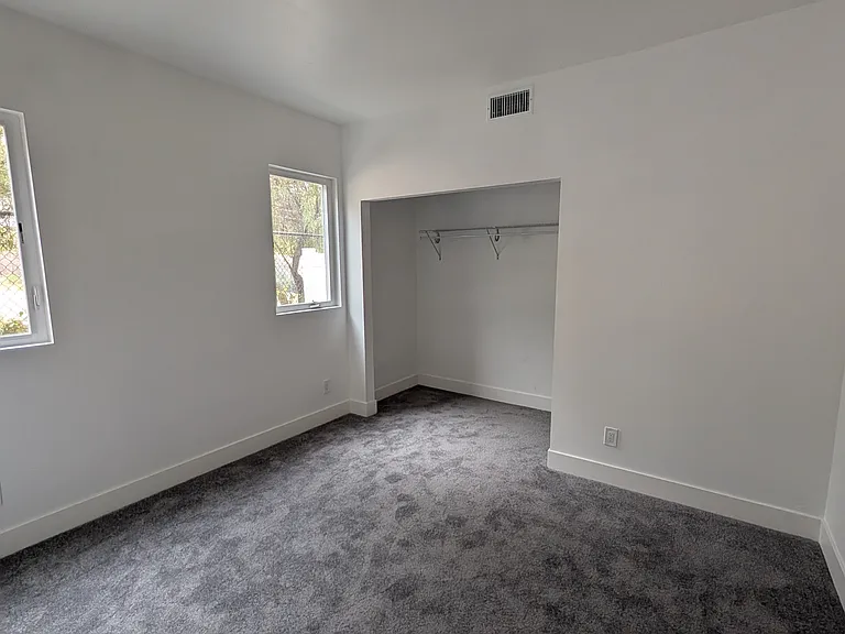 5th Bedroom has private bathroom attached