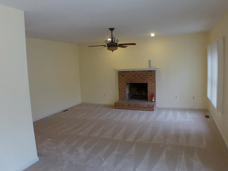 10008 Manor Pl — Photo 12