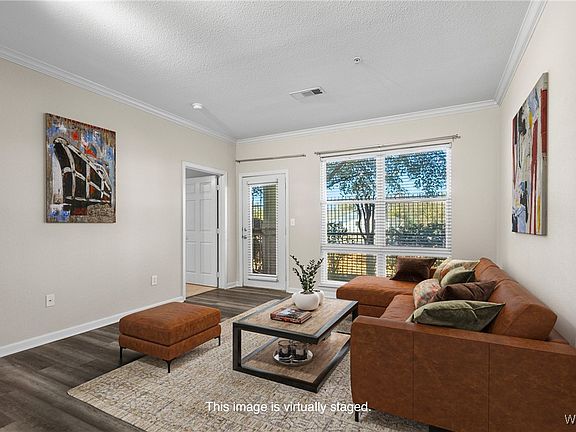 5th image of 600 13th St Unit 813