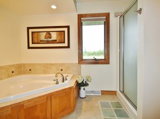3693 Euro Ln, De Pere, WI 54115