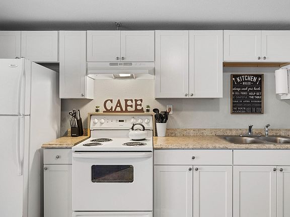 3rd image of 107 E 35th St #1