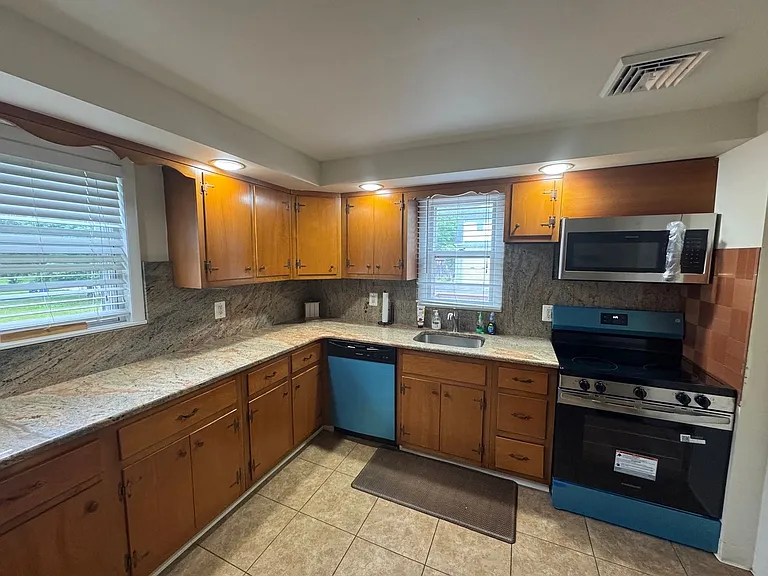 1131 Trewellyn Ave — Photo 11