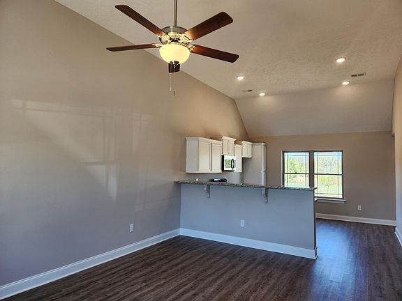 4th image of 2832 Valley Farms Dr