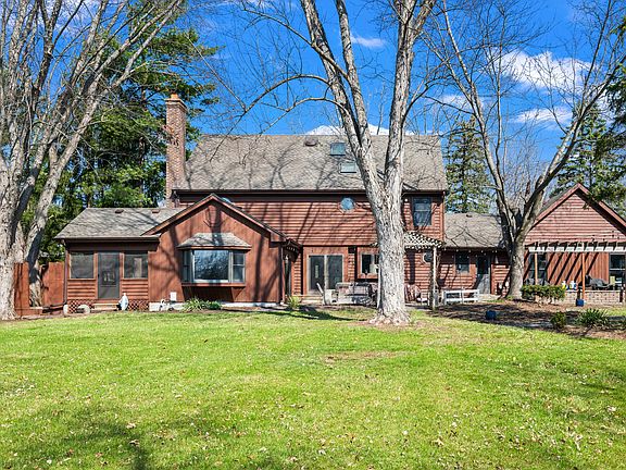 3rd image of 21231 W Brandon Rd