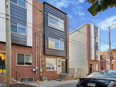 2042 Titan St, Philadelphia, PA, 19146