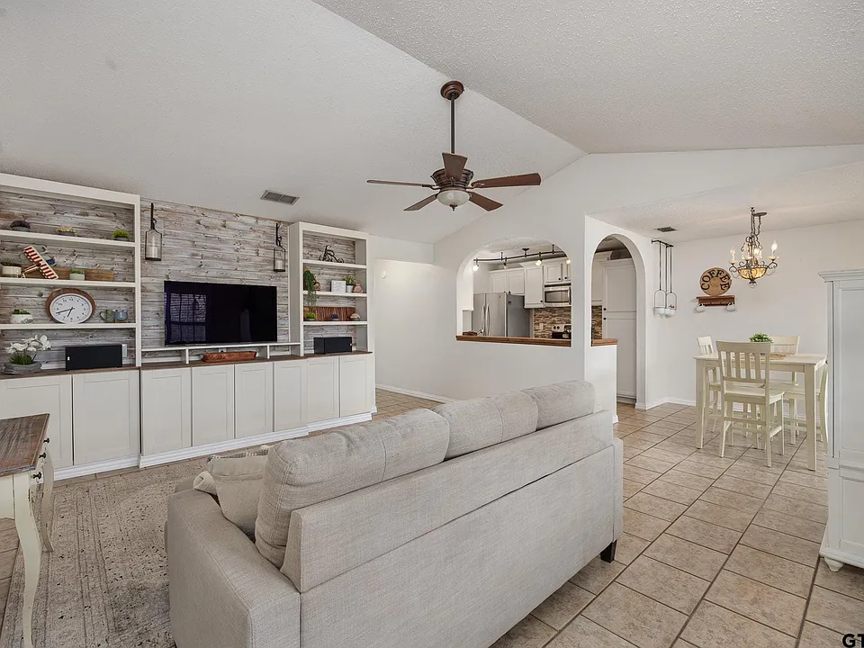 400 S Town Dr #308