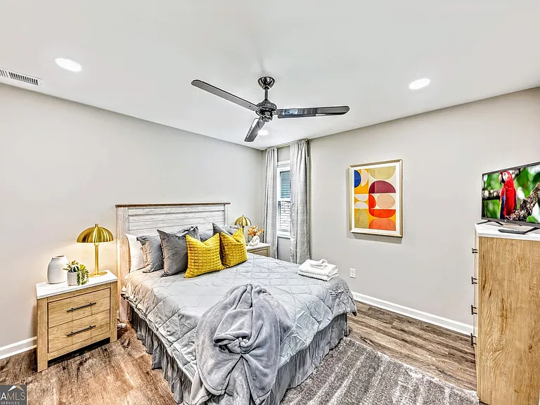 527 Charing Cross Dr — Photo 8