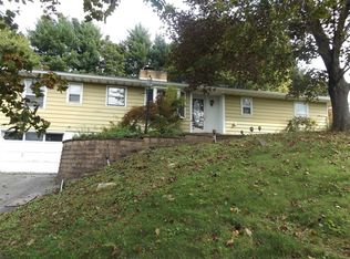 59 Ridge Rd, Poughkeepsie, NY 12603