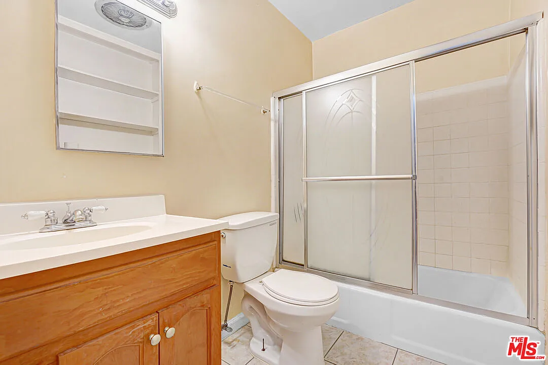 2 bed, 2.0 bath, 1100 sqft, $2,500 — Photo 3
