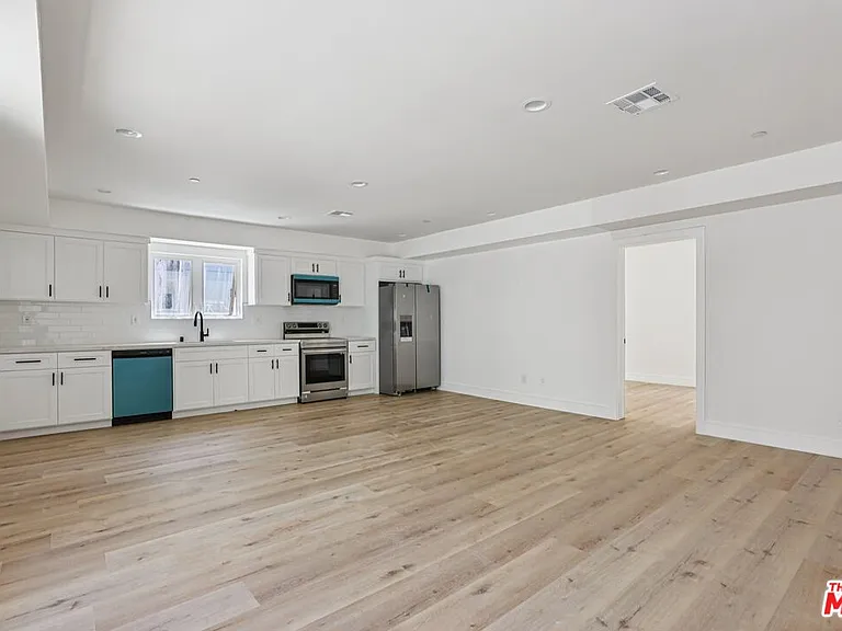 2111 Holly Dr #2 — Photo 16