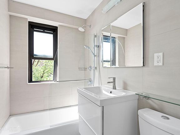4th image of 210 E Broadway APT H604