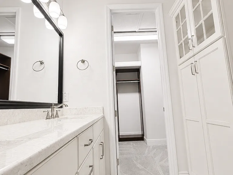 3229 W Horatio St — Photo 11