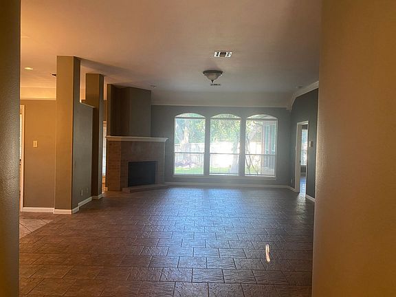 3rd image of 11127 Auburn Gln