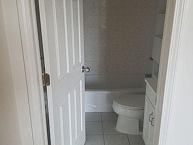 3rd image of 1108 Buttonwood St #C