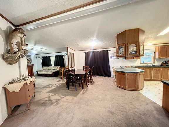 4th image of 220 Fir St