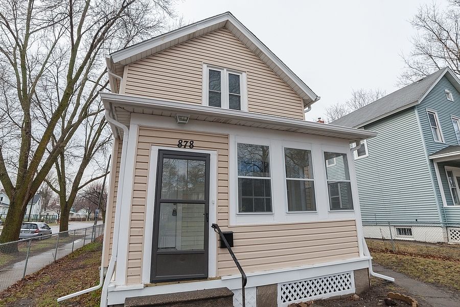 1st image of 878 Fremont Ave E