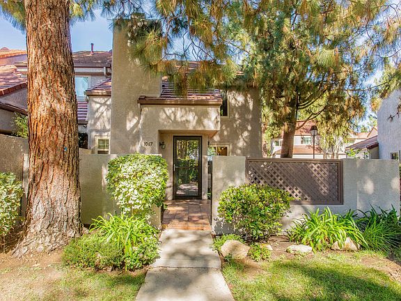 3rd image of 1067 N Via Colinas