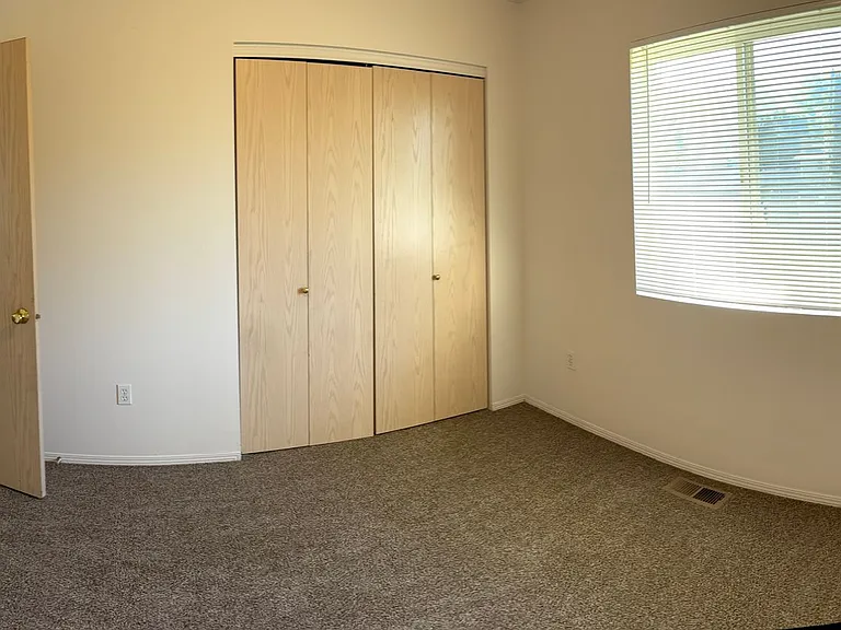 11719-21 E Nora Ave — Photo 10