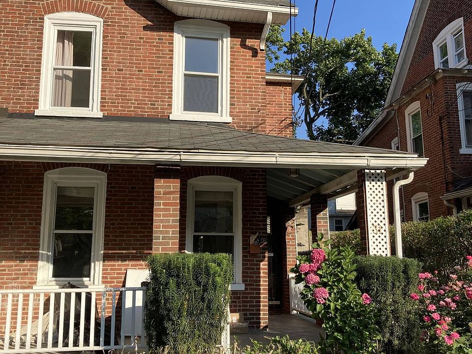 31 Thomas Ave — photo 2