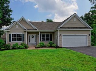 32 Laura Ln, Schenectady, NY 12304