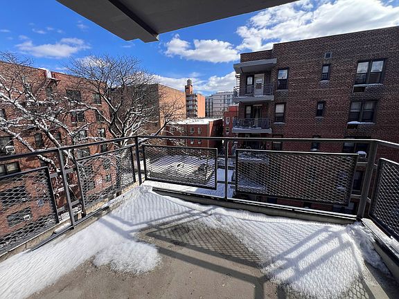 3rd image of 14340 41st Ave APT 5E