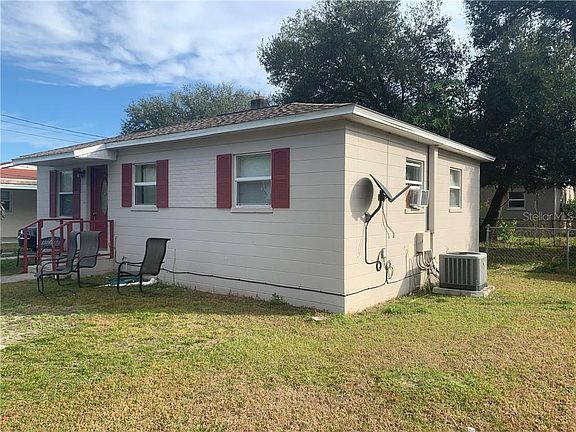 2nd image of 820 Childs Ave
