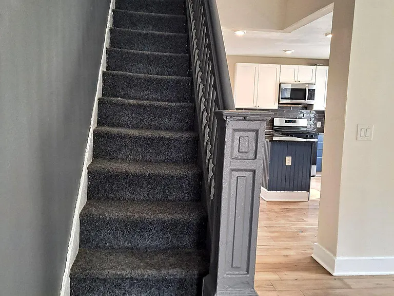 1100 Green St — Photo 13