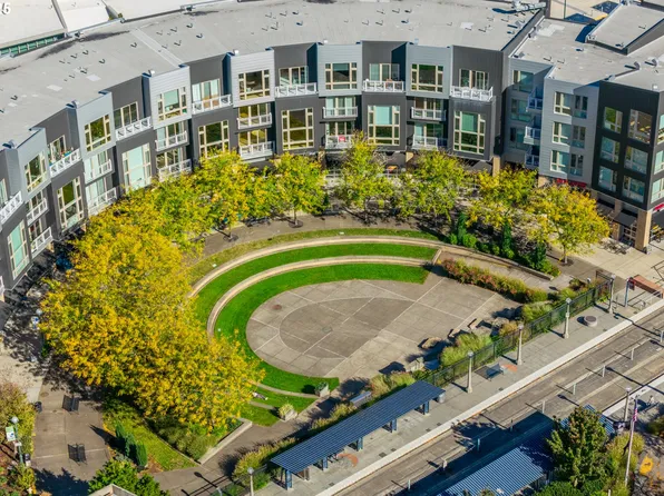 12600 SW Crescent St APT 207, Beaverton, OR 97005