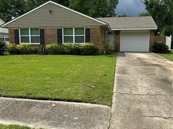 221 Martin Ln, Slidell, LA 70458
