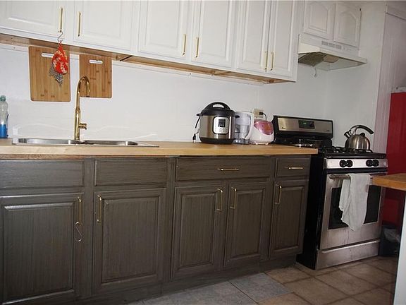 3rd image of 864 River Ave