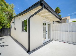 22432 Burbank Blvd #1/2, Woodland Hills, CA 91367