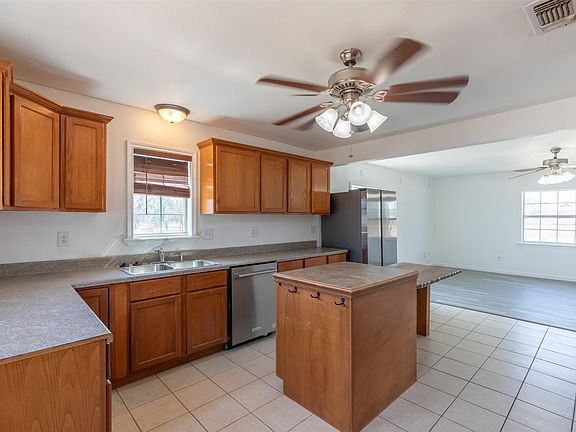 3rd image of 149 Davis Ln