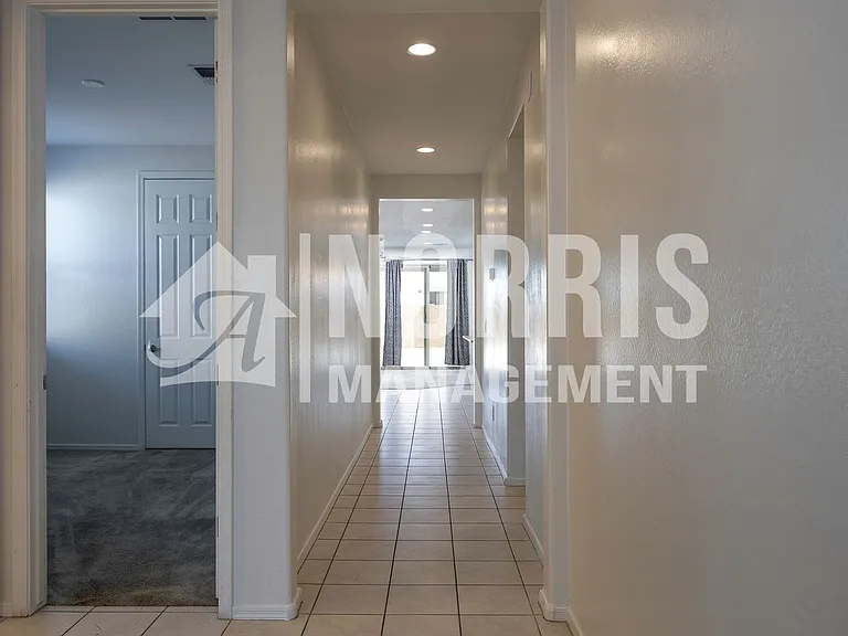 336 E Hawaii Dr — Photo 13