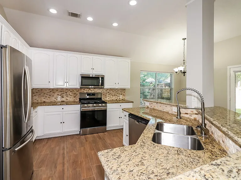 3103 Bronco Bluff Ct — Photo 9