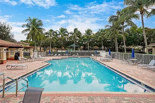 3903 Tree Top Dr #Townhouse 3903 Photo 1