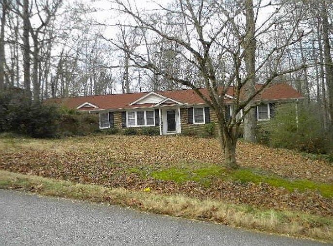 1st image of 105 Forest Hills Dr