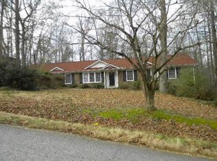 105 Forest Hills Dr, Taylors, SC 29687