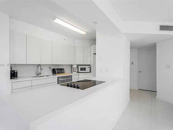 5th image of 1688 West Ave APT 401