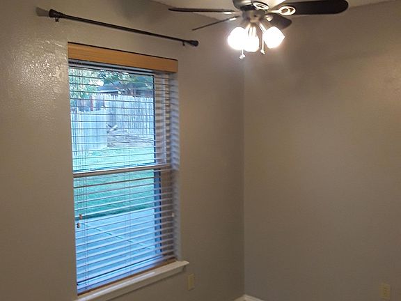 3rd image of 301 Augustine Dr