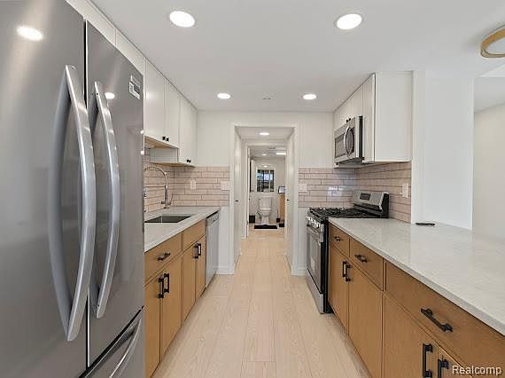 4th image of 3320-2F Spinnaker Ln #5