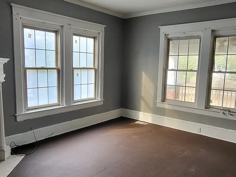 301 W Franklin St — Photo 13