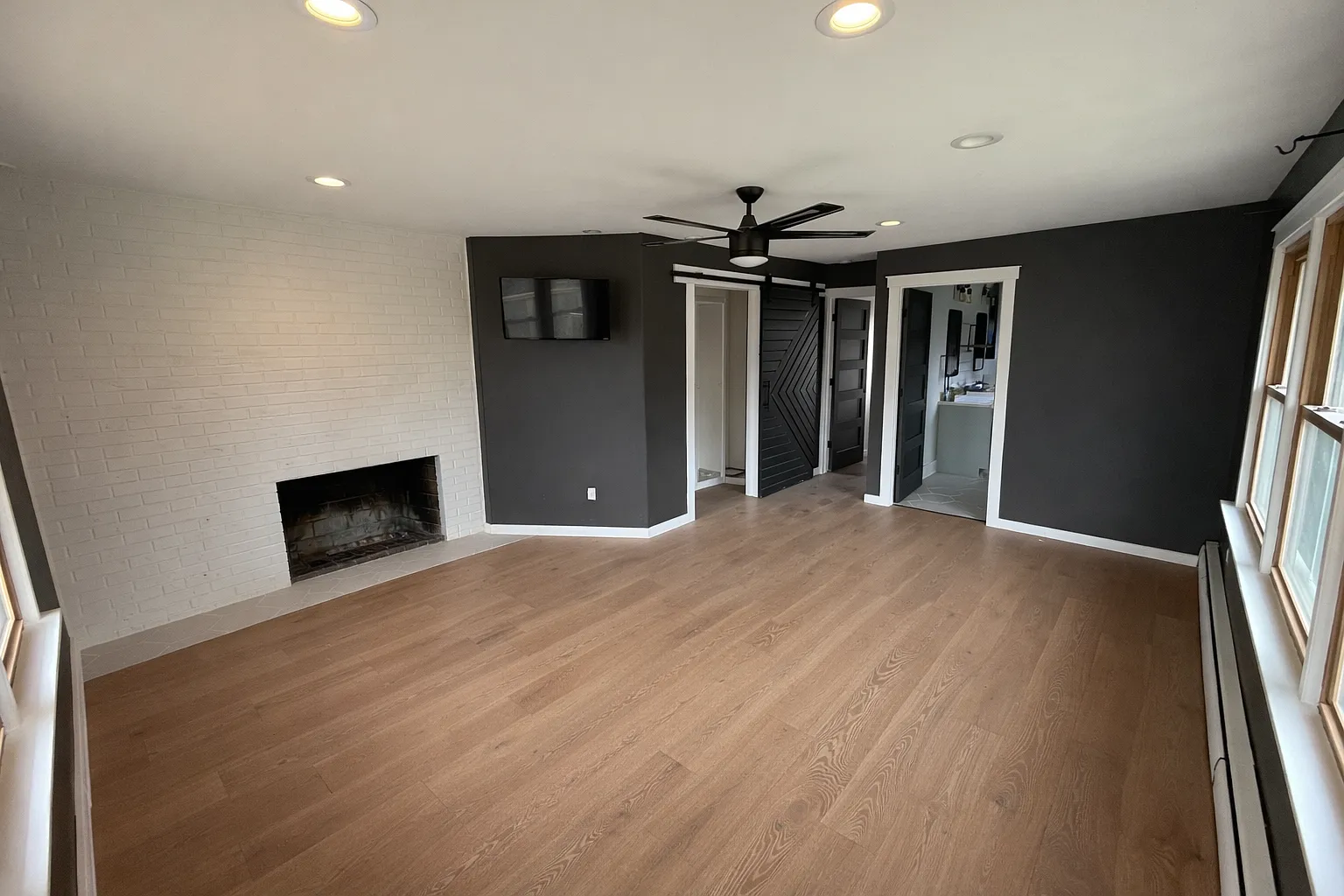 4 bed, 1907 sqft, $3,695 — Photo 4