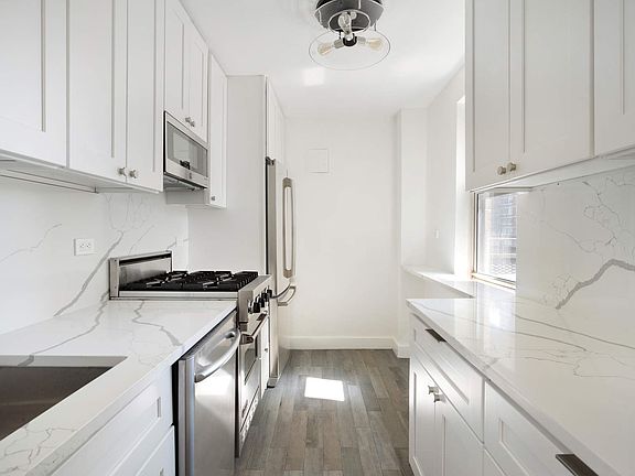 4th image of 333 E 79th St APT 18M