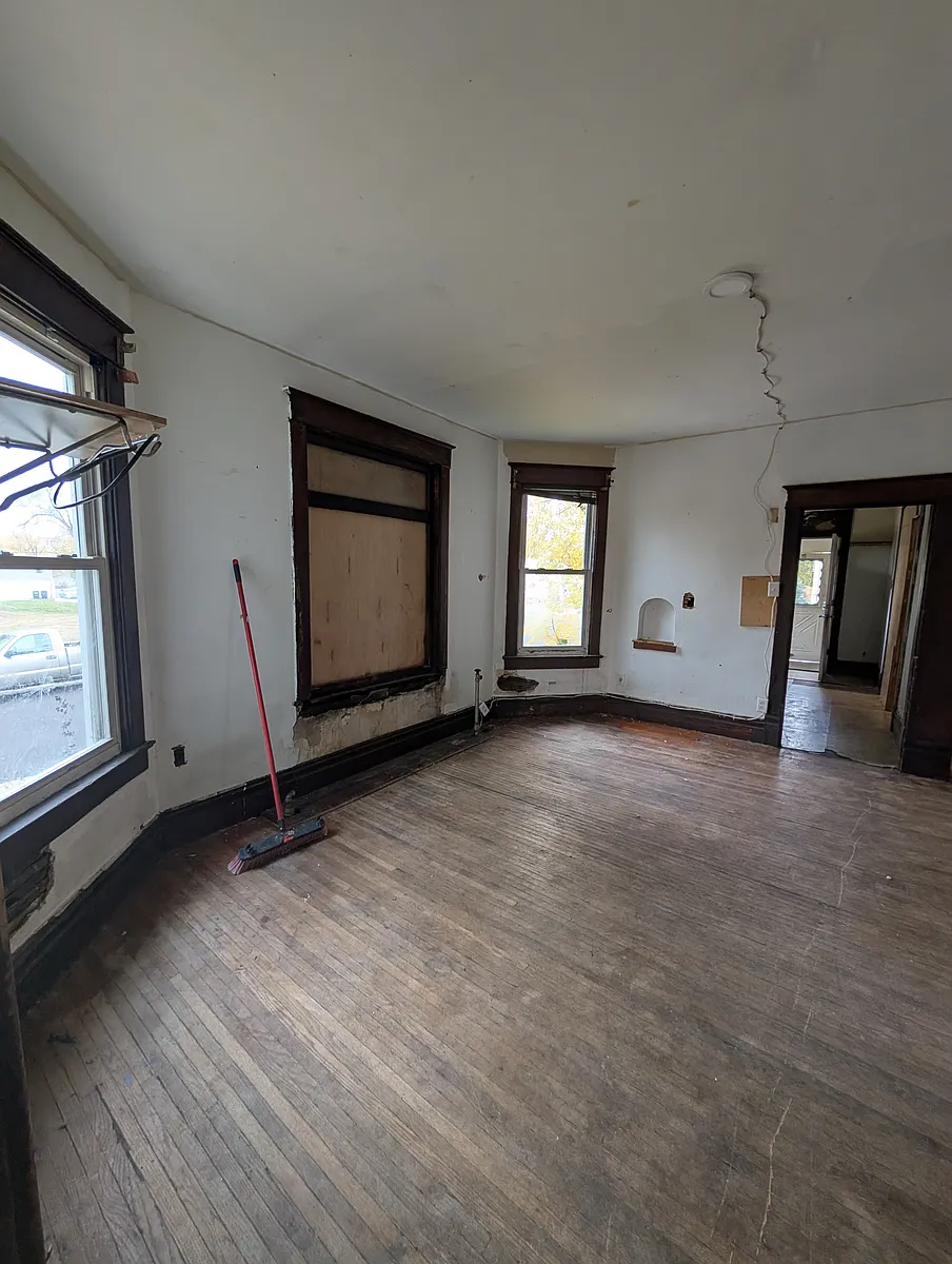 Building Photo - 1104 W Smith St