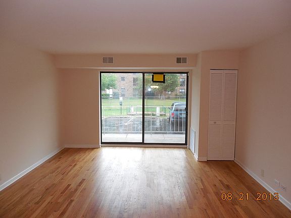 4th image of 5450 Astor Ln APT 111