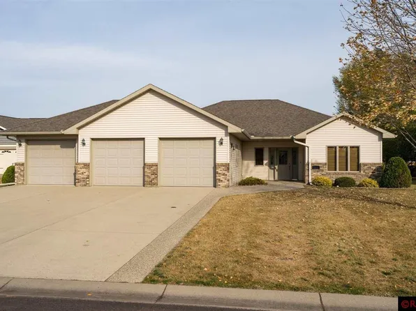 112 Sakatah Ln, Mankato, MN 56001