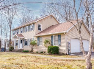 236 Longwoods Dr, Saylorsburg, PA 18353