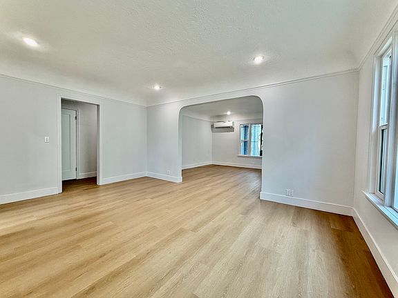 5th image of 1223 West Blvd