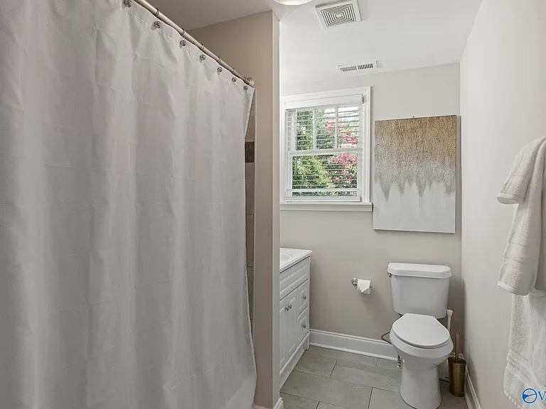 4286 Sullivan St — Photo 11