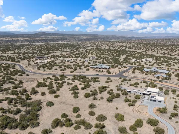 21 Via De Las Yeguas, Santa Fe, NM 87506